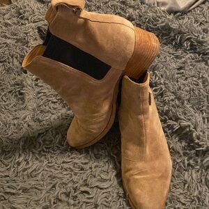 38.5 M Rag & Bone tan leather booties with small heal